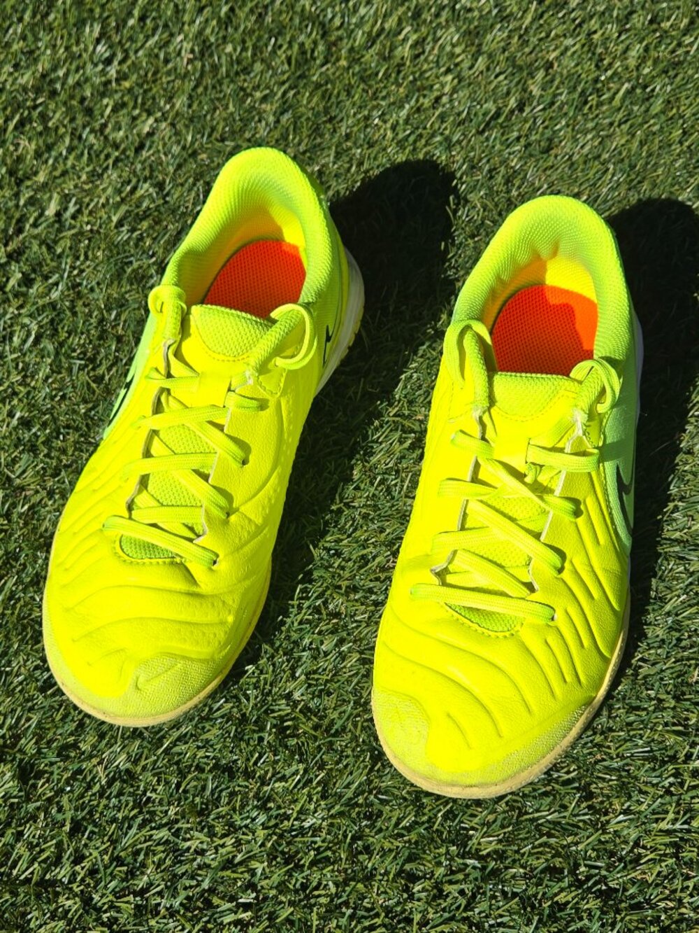 Nike Tiempo Indoor/Turf Soccer Shoes Volt Yellow Athletic Cleats Size 4